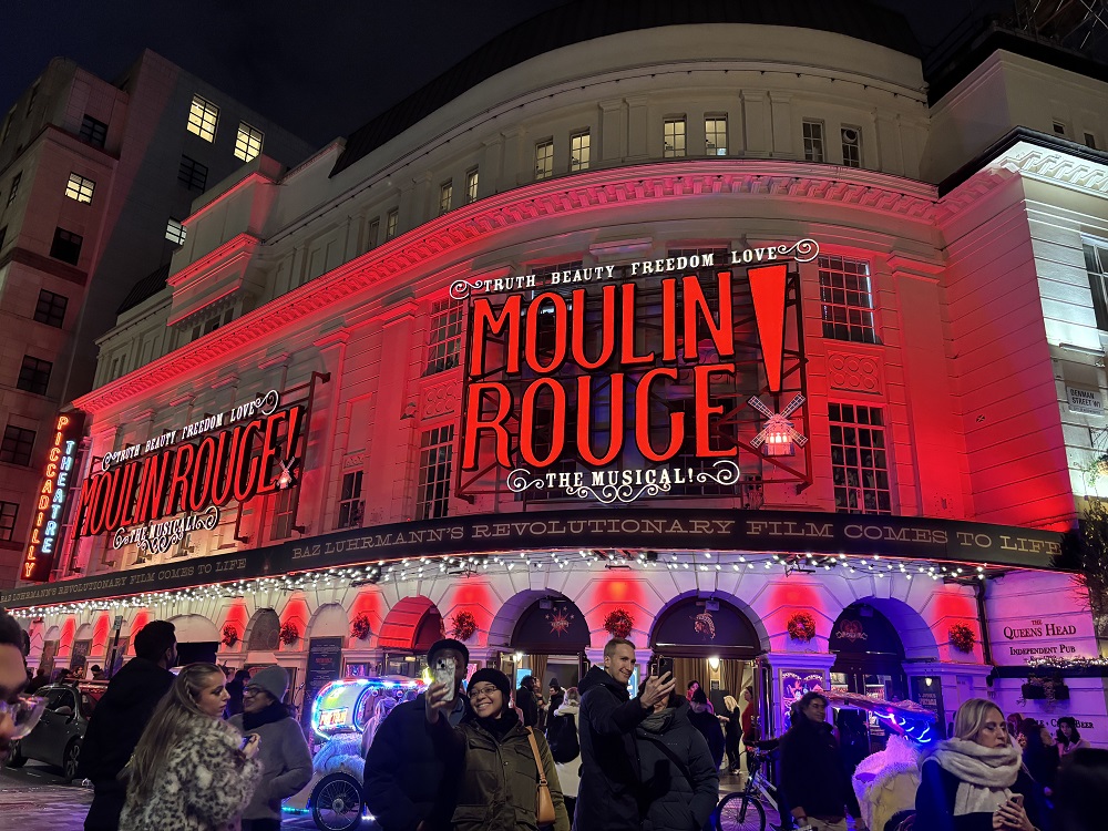 ムーランルージュ劇場